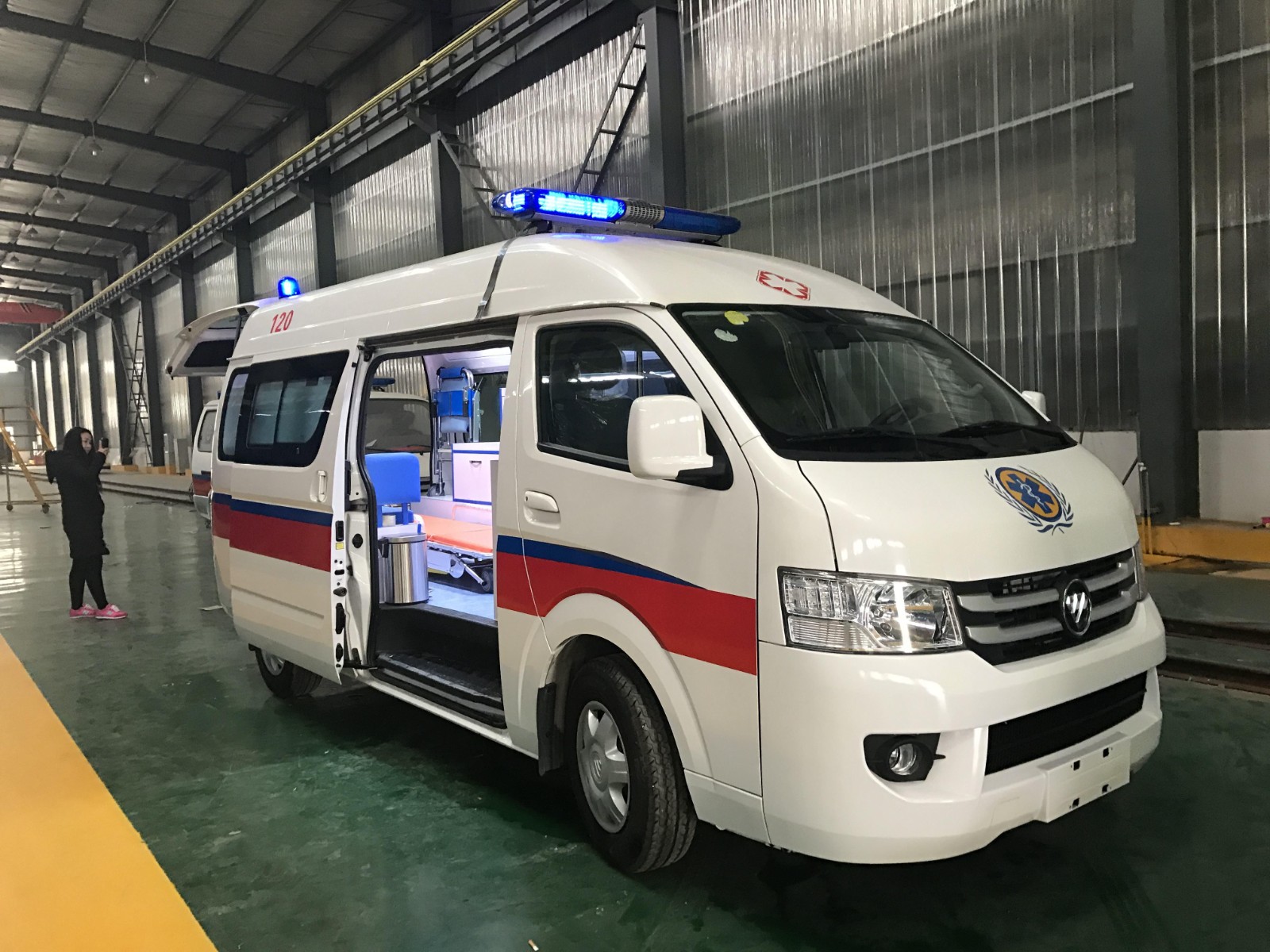 班玛县救护车转院